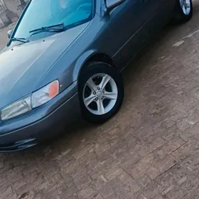 Toyota Camry 1997