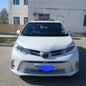 Toyota Sienna 2018