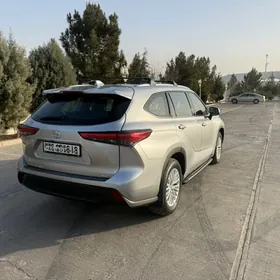 Toyota Highlander 2021