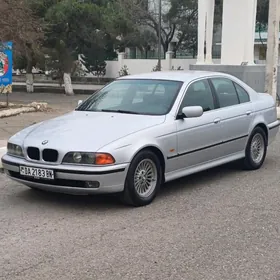 BMW E39 2000