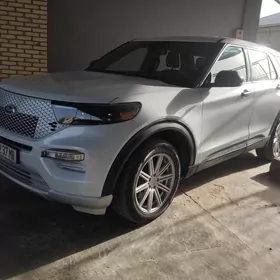 Ford Explorer 2021