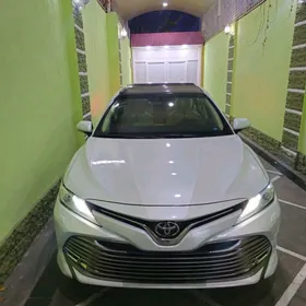 Toyota Camry 2020