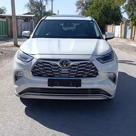 Toyota Highlander 2021
