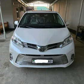 Toyota Sienna 2020