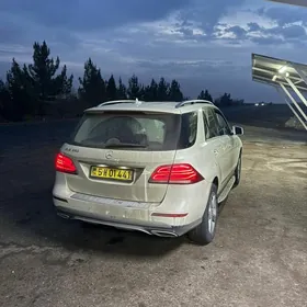 Mercedes-Benz GLE-Class 2015