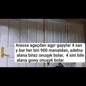 Arassa agaçdan gapylar