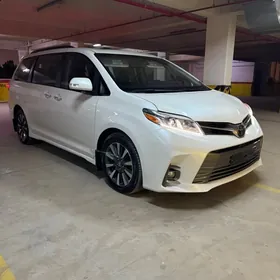 Toyota Sienna 2018