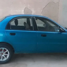 Daewoo Lanos 1998