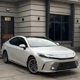 Toyota Camry 2025