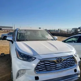 Toyota Highlander 2022