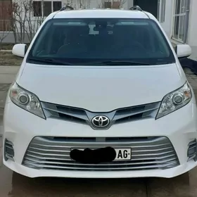 Toyota Sienna 2018