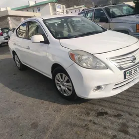 Nissan Versa 2014