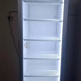 vitrina holodilnolik