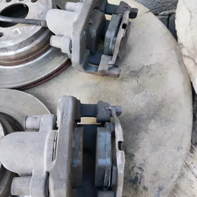 Тормозной барабан и суппорт