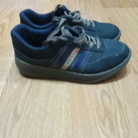 красовки новые размер 40