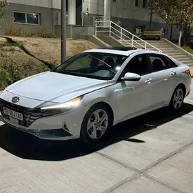 Hyundai Elantra 2021