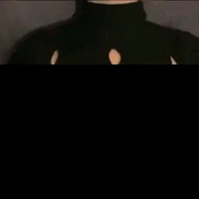 кофта с вырезом