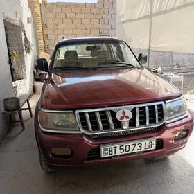 Mitsubishi Montero Sport 2001