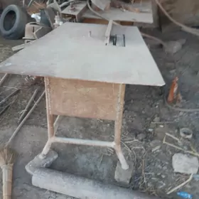 Agaç kesýan ýonyan