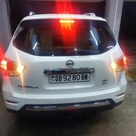 Nissan Pathfinder 2013