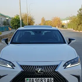Lexus ES 250 2020