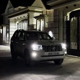 Toyota Land Cruiser Prado 2023