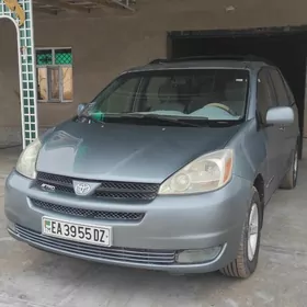 Toyota Sienna 2004