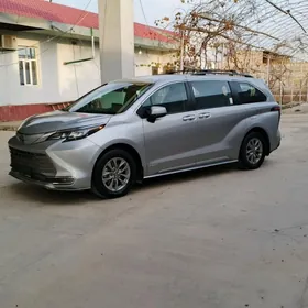 Toyota Sienna 2021