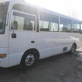 Nissan Civilian 2003