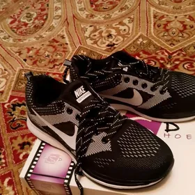 крассовки NIKE