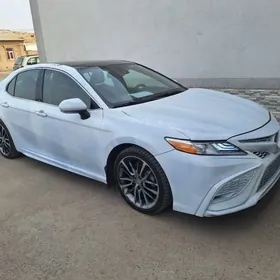 Toyota Camry 2020