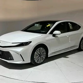 Toyota Camry Hybrid 2025