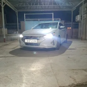 Hyundai Elantra 2020