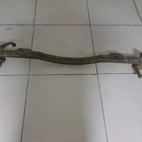 Передняя балка