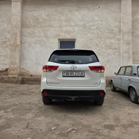 Toyota Highlander 2019