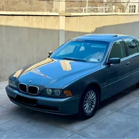 BMW E39 2003