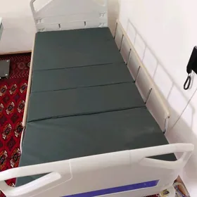 Медицинская кровать