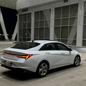 Hyundai Elantra 2022