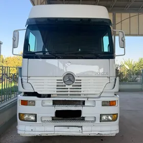 Mercedes-Benz CLA 2004