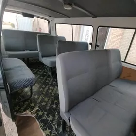 Toyota Hiace 2002