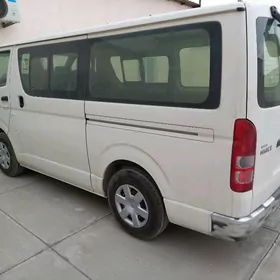 Toyota Hiace 2025