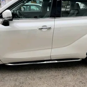 Highlander 2020 podnoska