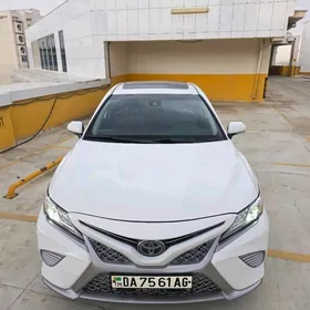 Toyota Camry 2019