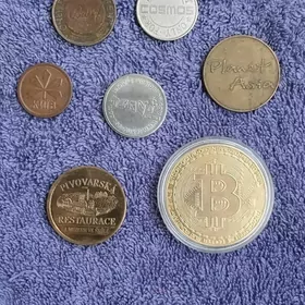 сувенирная монета Биткоин