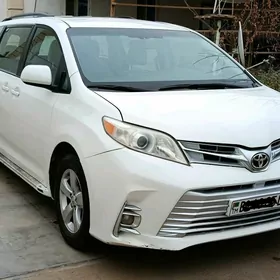 Toyota Sienna 2016
