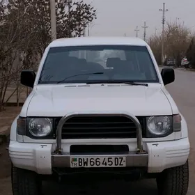 Mitsubishi Pajero 1991