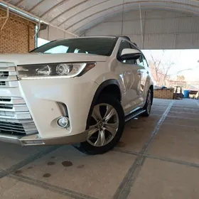 Toyota Highlander 2018
