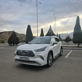 Toyota Highlander Hybrid 2021