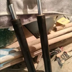 Передний амортизатор от БМВ -5