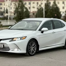 Toyota Camry 2021